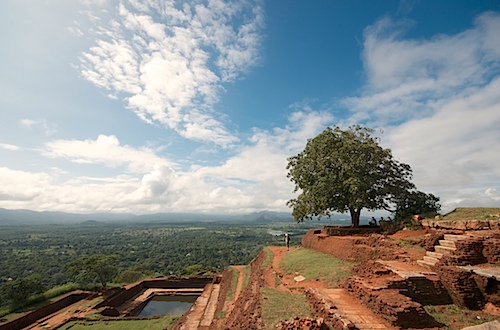 On top of the Lion Rock in Sigiriya.jpg
